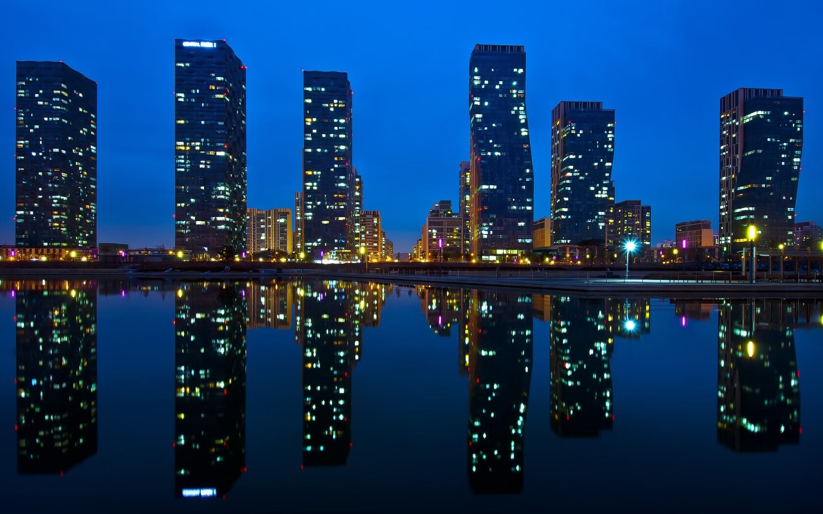 核心球员状态回暖连续三场比赛制造关键进球机会,球队核心穿几号